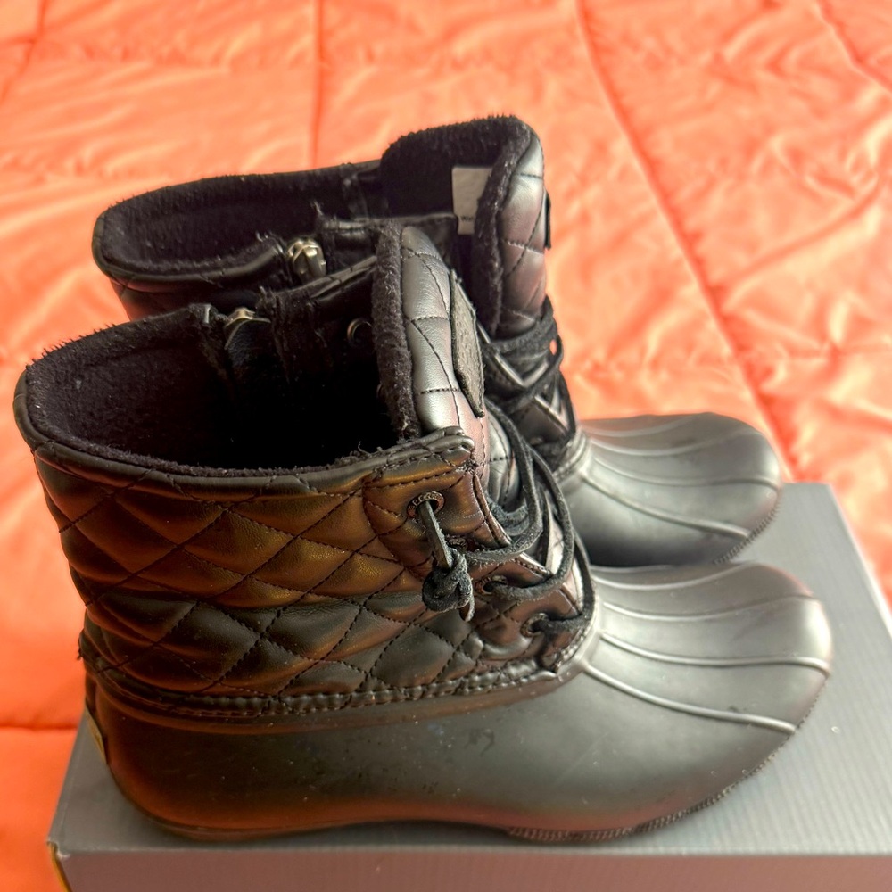 Sperry Woman’s Saltwater Quilted Lux Rain Boot